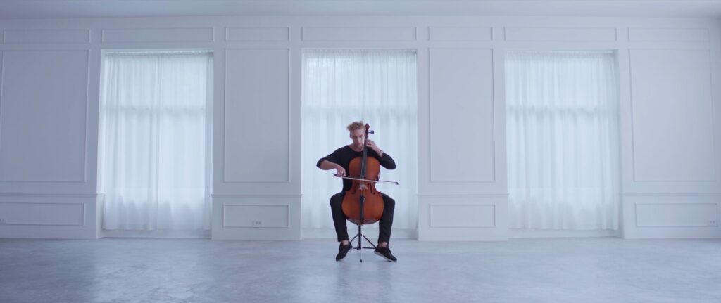 Vesse Saastamoinen in Cello